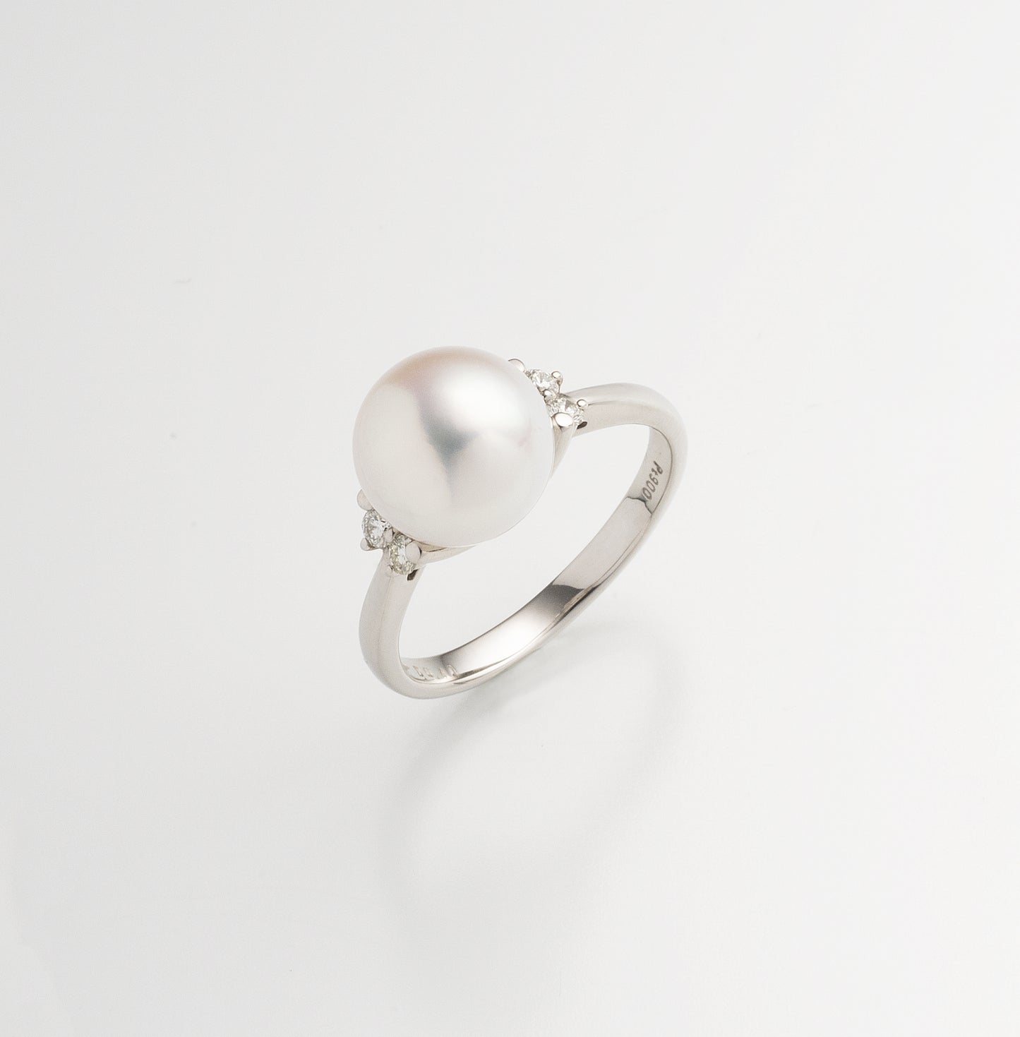 WAKANA(ワカナ) Ptアコヤ真珠ダイヤモンドリング 〈9.5mm Pt900 D:0.11ct/4pcs〉